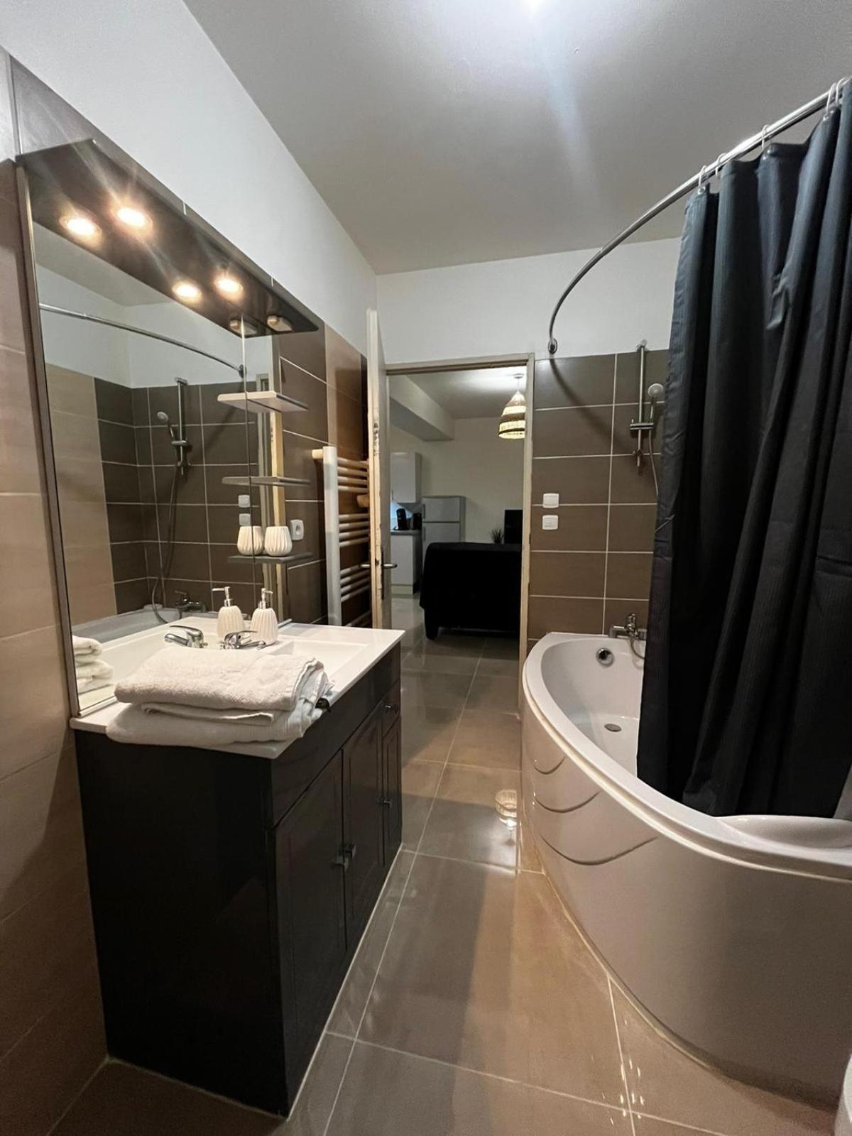 Appartement Des Carmes Ним Экстерьер фото