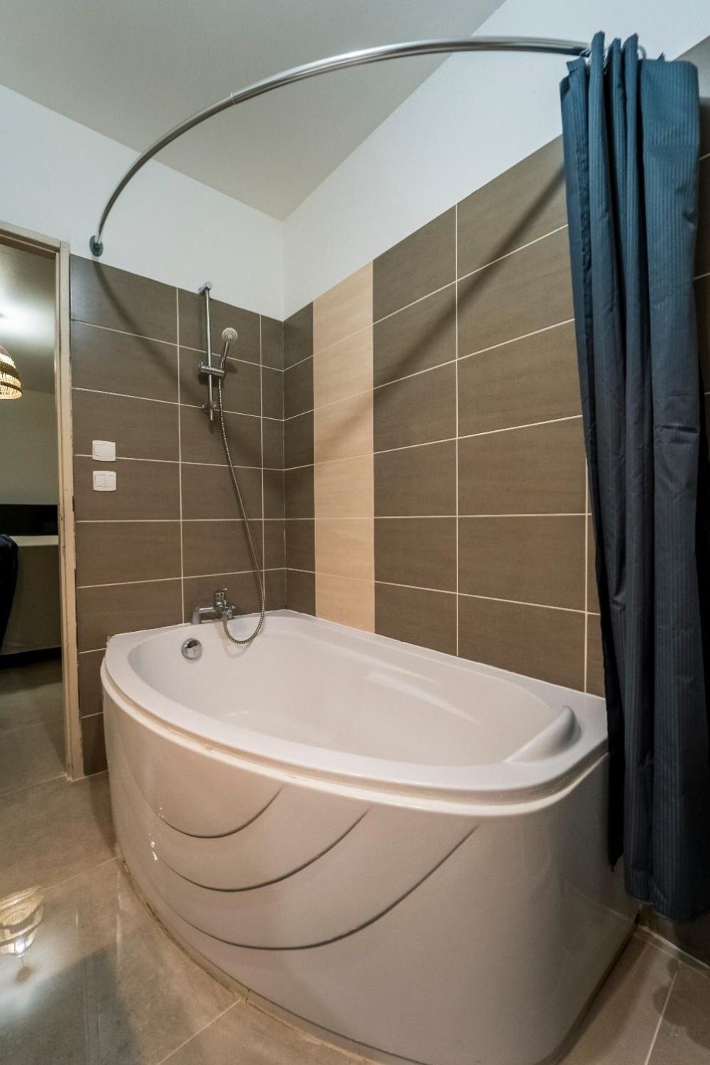 Appartement Des Carmes Ним Экстерьер фото