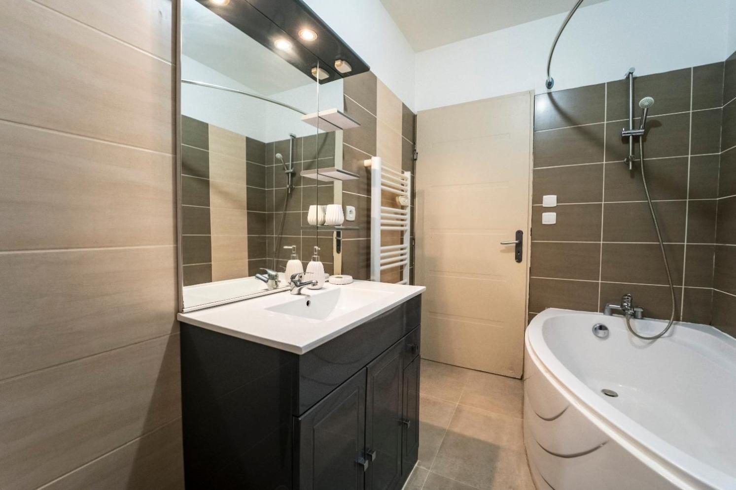 Appartement Des Carmes Ним Экстерьер фото
